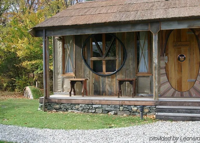 Minaret Lodge *